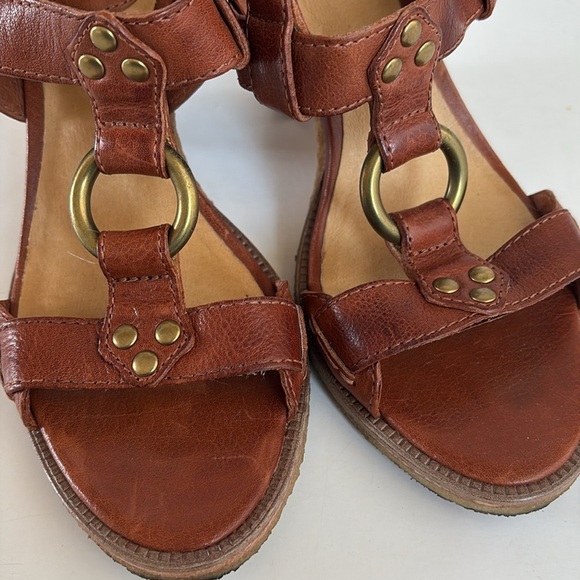 Frye Mandy T Strap brown leather up gladiator gold hardware open toe sandal cone - Picture 16 of 16